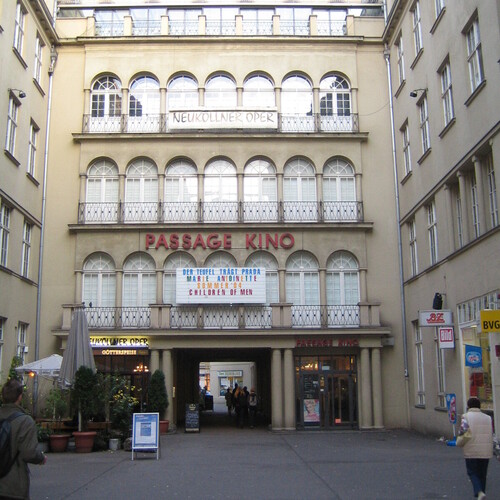 Neukoellner oper u passage kino