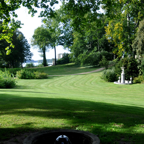 Klein-glienicke pleasureground vormittags
