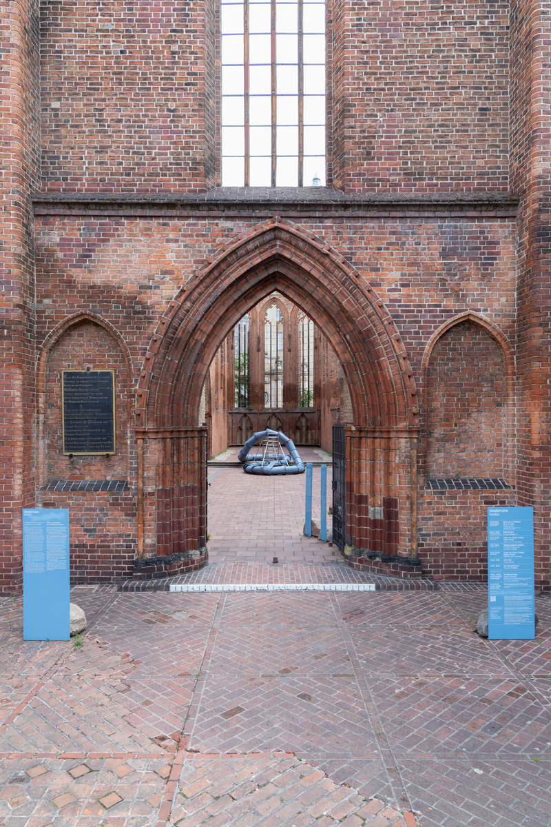 © kommunale galerien berlin foto  wataru :  klosterruine.jpg